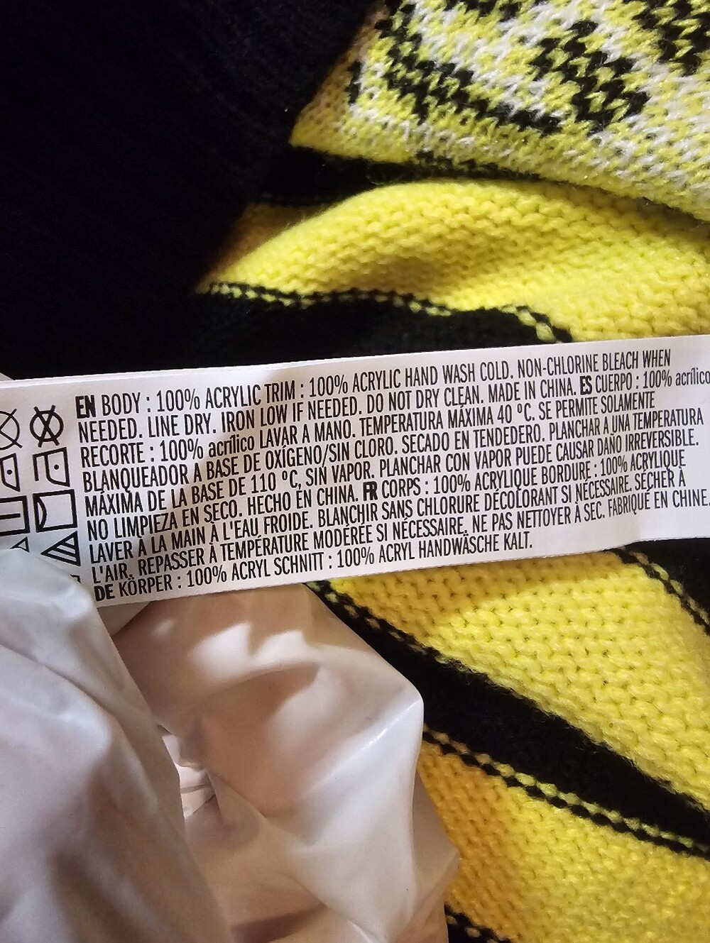 NWOT 2018 Peanuts Snoopy Sweater Black Yellow Striped Long Sleeve Crew Neck RARE - Picture 6 of 10